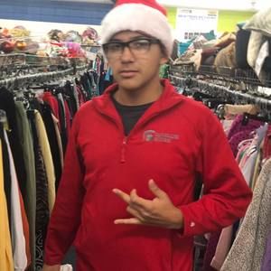 Meet your Posher, Luis armando